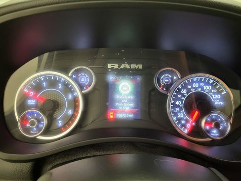 Used 2024 RAM 2500 Big Horn w/ Off Road Package AWD/4WD image 33