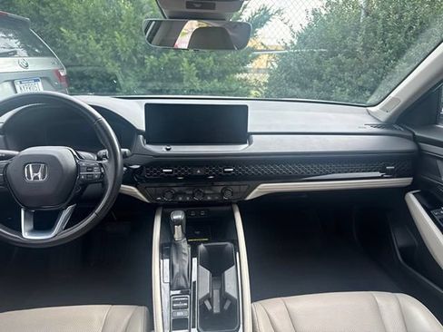 Used 2023 Honda Accord Touring image 14