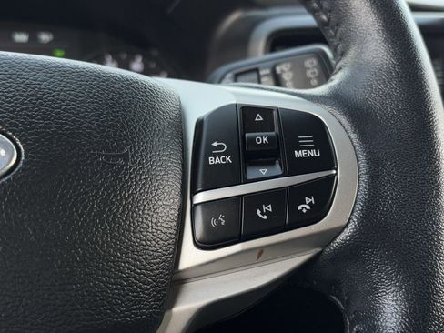 Used 2023 Ford Explorer XLT image 16
