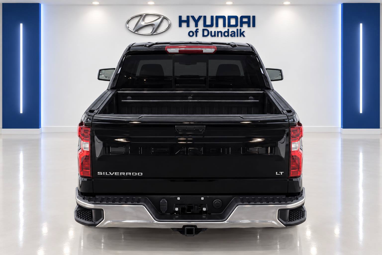 Used 2023 Chevrolet Silverado 1500 LT AWD/4WD image 5