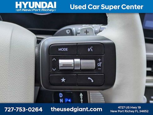 Used 2025 Hyundai Santa Fe SEL FWD image 35