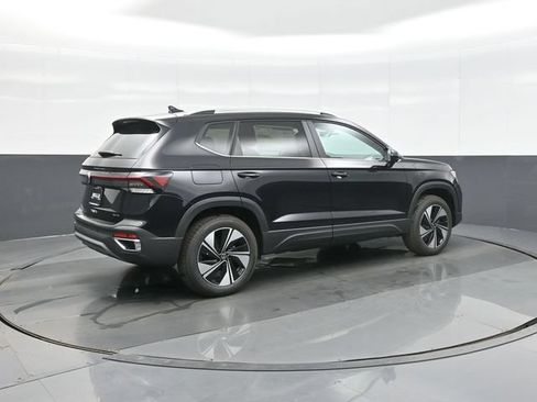 New 2026 Volkswagen Taos SE AWD/4WD image 7