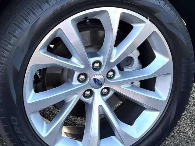 Used 2024 Ford Explorer Platinum w/ Technology Package AWD/4WD image 7