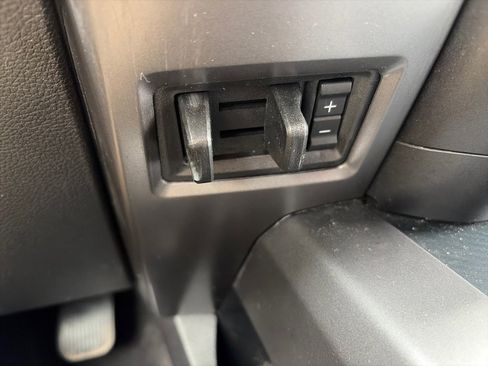 Used 2020 Ford F150 XLT w/ Equipment Group 302A Luxury AWD/4WD image 23