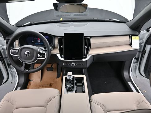 New 2026 Volvo XC90 B6 Plus w/ Protection Package Premier AWD/4WD image 22