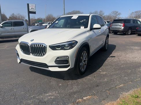Used 2019 BMW X5 xDrive40i w/ Premium Package 2 image 3