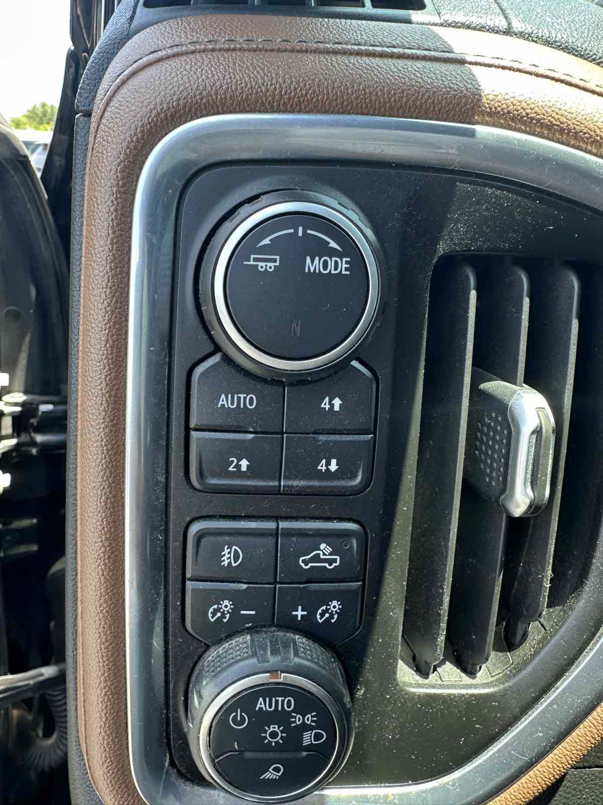 Used 2022 Chevrolet Silverado 2500 High Country w/ Safety Package II AWD/4WD image 13