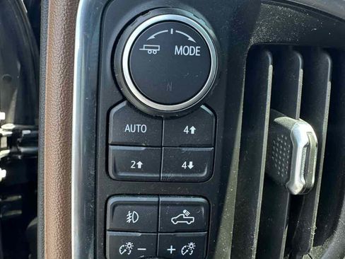 Used 2022 Chevrolet Silverado 2500 High Country w/ Safety Package II AWD/4WD image 13
