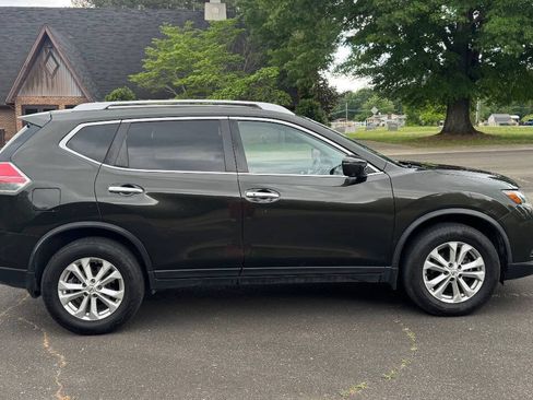 Used 2016 Nissan Rogue SV w/ SV Premium Package AWD/4WD image 9