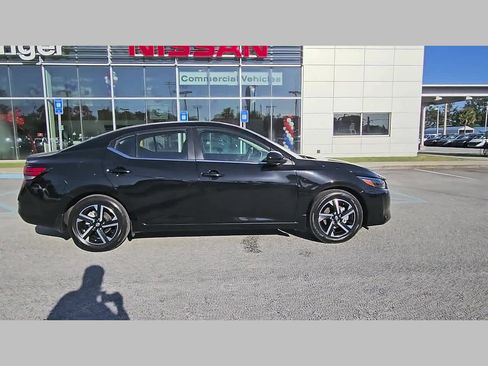 Used 2024 Nissan Sentra SV FWD image 34