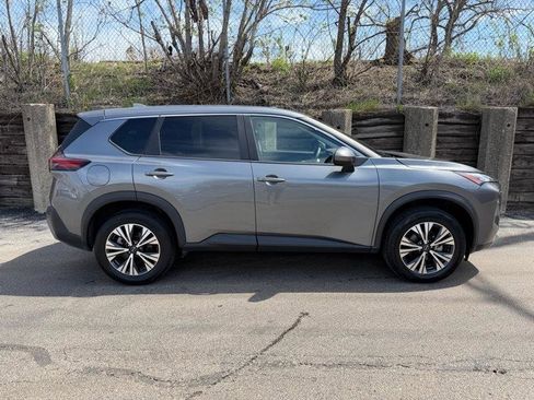 Used 2023 Nissan Rogue SV FWD image 8