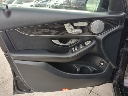 Used 2018 Mercedes-Benz GLC 300 4MATIC image 13