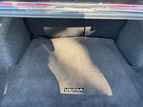 Used 2025 Nissan Versa SV image 29