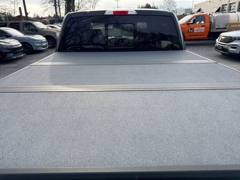 Certified 2018 Ford F150 Platinum w/ Equipment Group 701A Luxury image 16