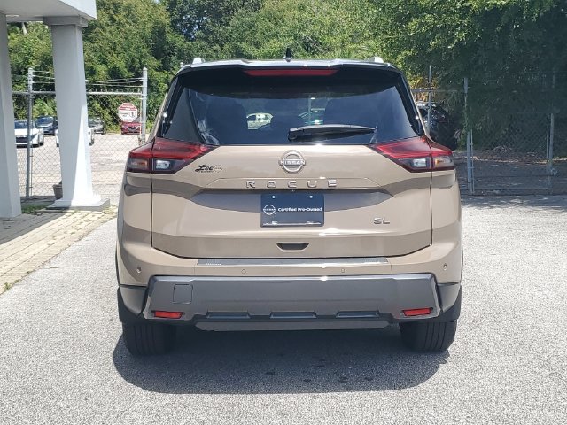 Certified 2025 Nissan Rogue SL w/ SL Premium Package FWD image 9