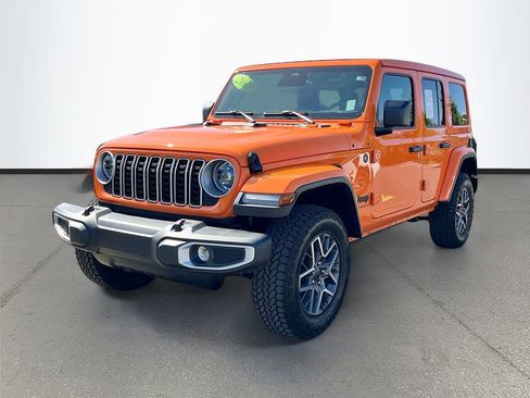 Used 2025 Jeep Wrangler Sahara image 3