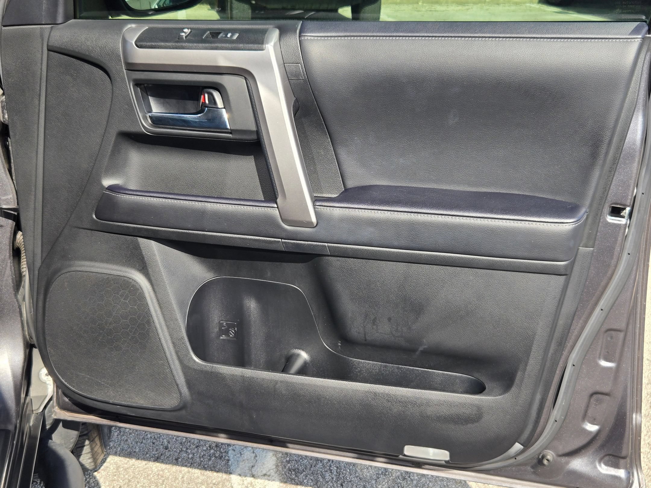 Used 2022 Toyota 4Runner SR5 Premium w/ Moonroof Package RWD image 28