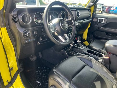 Used 2023 Jeep Wrangler Unlimited Sahara AWD/4WD image 28
