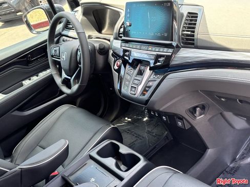 Used 2026 Honda Odyssey Elite image 12