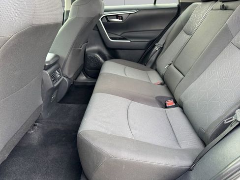 Used 2025 Toyota RAV4 XLE AWD/4WD image 16