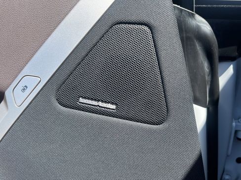 Used 2022 BMW iX xDrive50 w/ Sport Package image 18