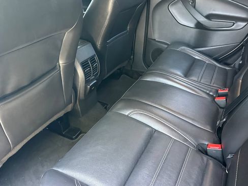 Used 2019 Ford Escape Titanium AWD/4WD image 12