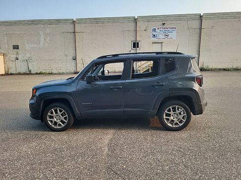Used 2022 Jeep Renegade Latitude w/ Convenience Group AWD/4WD image 18