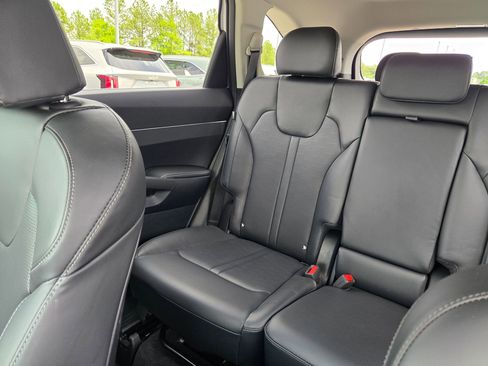 Used 2025 Kia Sorento S w/ Panoramic Sunroof Package FWD image 12
