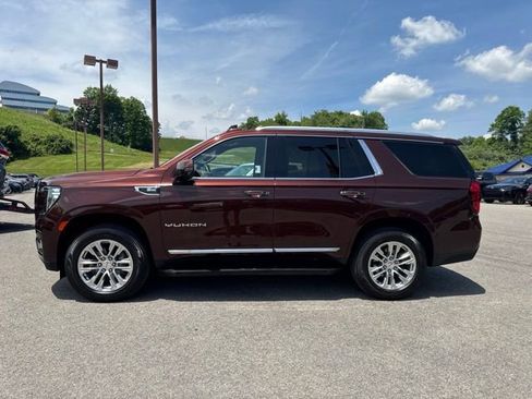 Used 2022 GMC Yukon SLT w/ SLT Premium Package AWD/4WD image 3