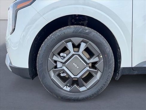 New 2026 Kia Carnival EX image 9