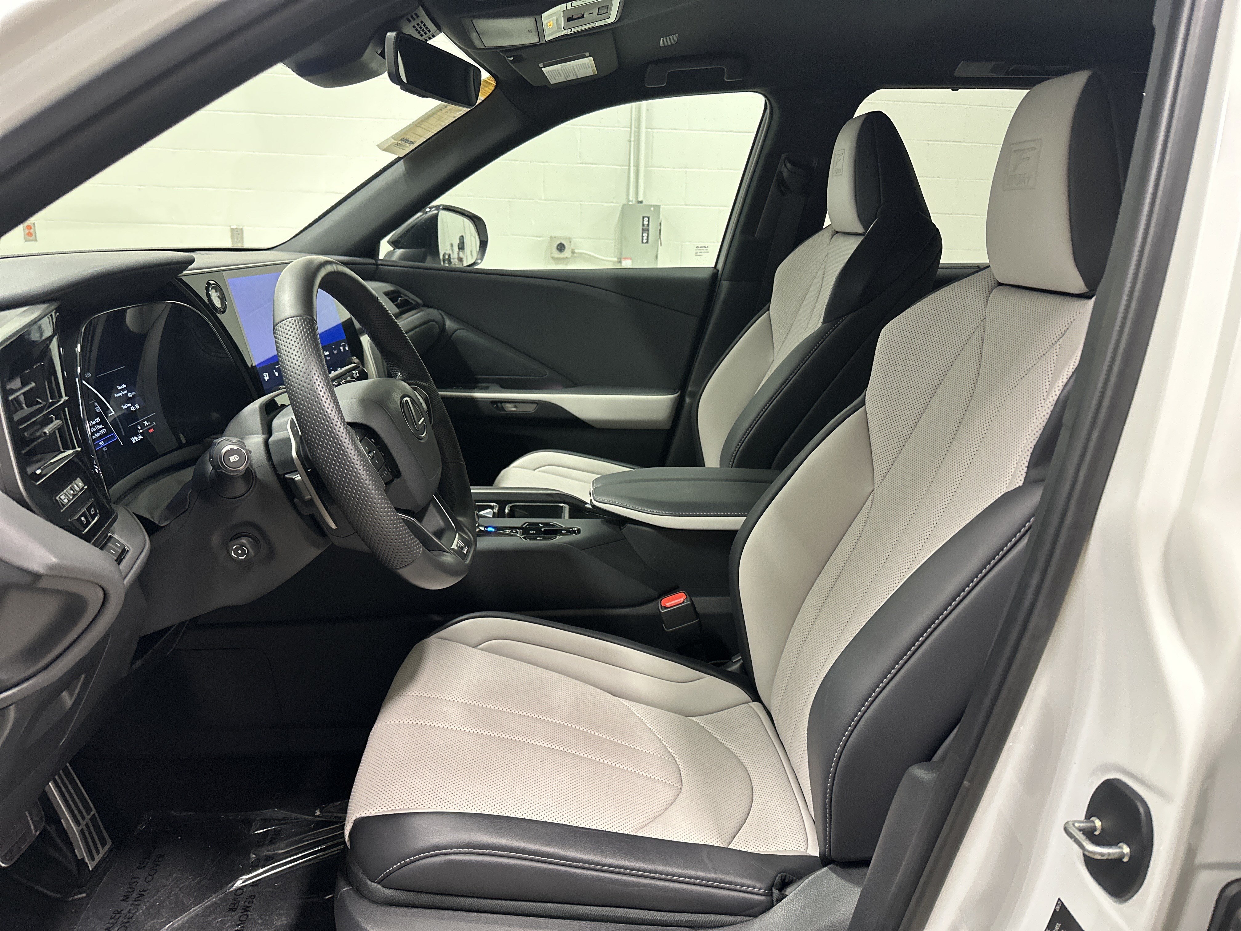Certified 2026 Lexus TX 500h AWD w/ Technology Package image 16
