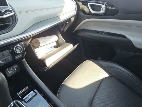 Used 2022 Jeep Compass Limited w/ Sun and Sound Group image 54