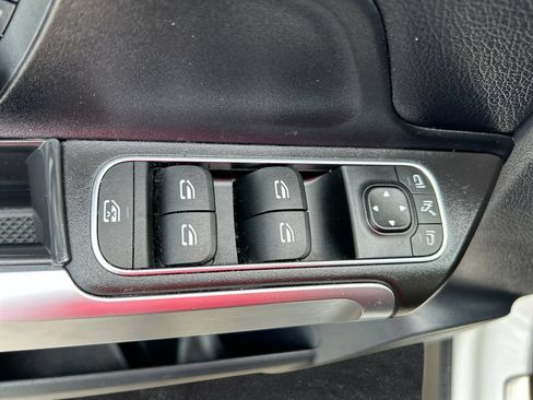 Used 2022 Mercedes-Benz GLB 250 image 14