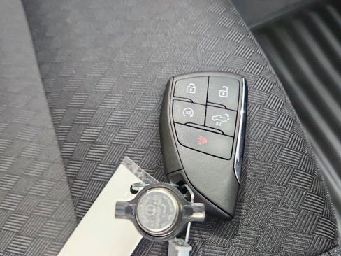 Used 2025 GMC Sierra 1500 SLE AWD/4WD image 35