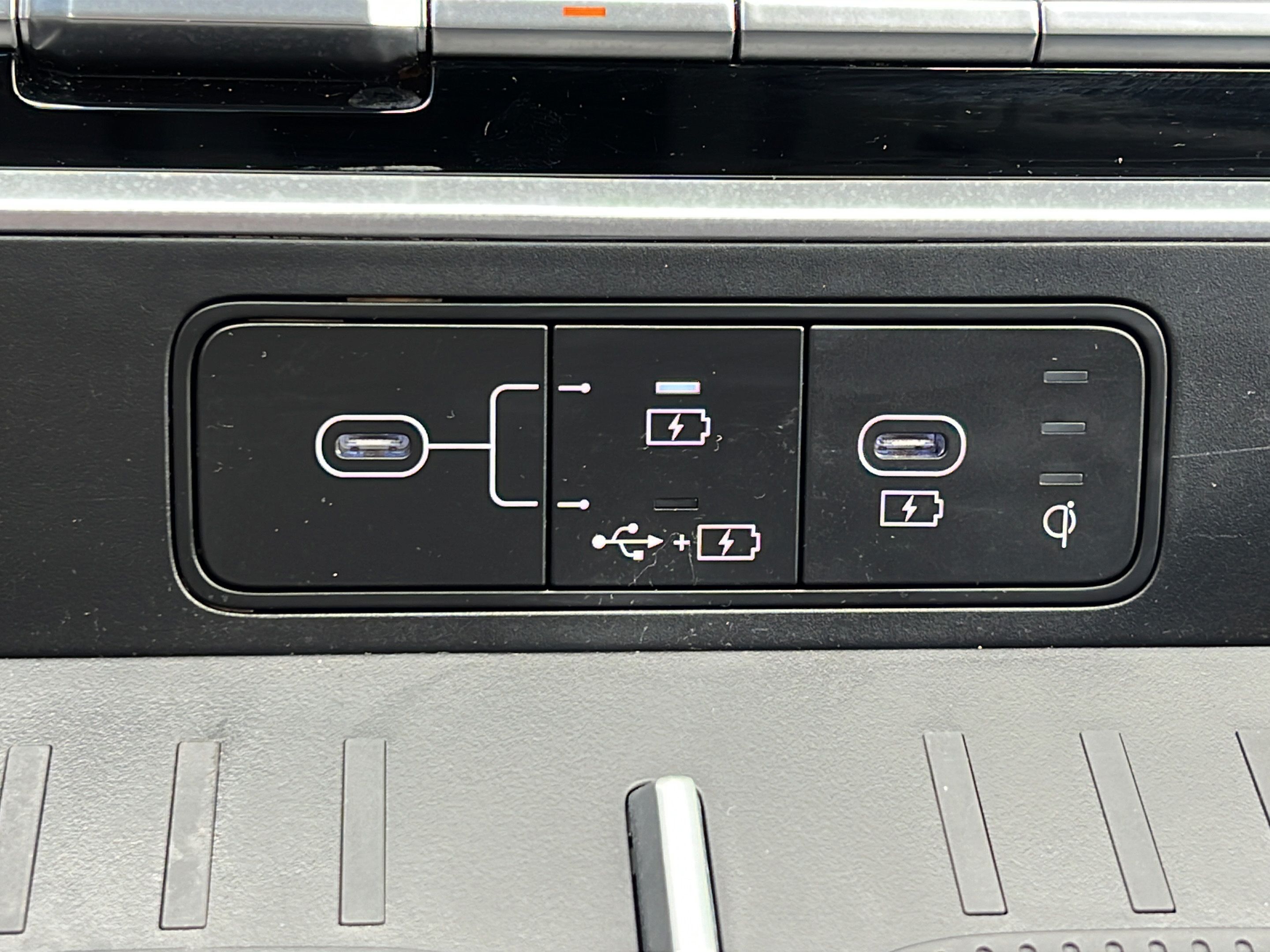 Used 2025 Hyundai Santa Fe SEL FWD image 20