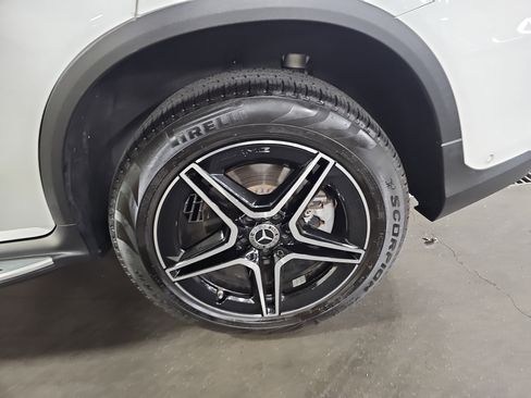 Used 2022 Mercedes-Benz GLC 300 4MATIC image 37