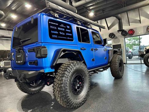 Used 2022 Jeep Wrangler Unlimited Rubicon w/ Xtreme Recon 35" Tire Package image 13