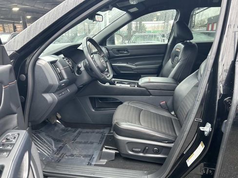 Used 2023 Nissan Pathfinder Rock Creek image 11