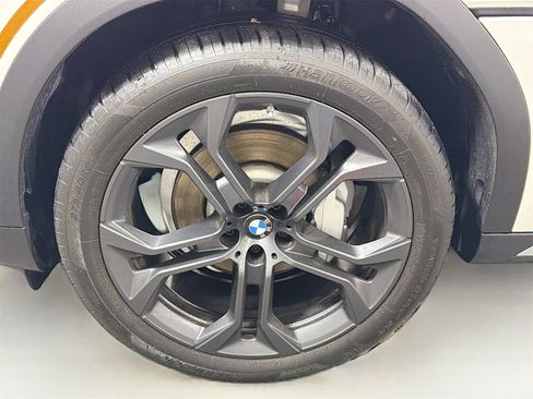 Used 2023 BMW X6 xDrive40i w/ Premium Package image 33
