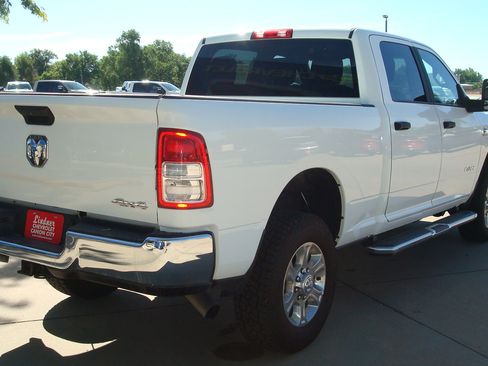 Used 2024 RAM 2500 Big Horn AWD/4WD image 4