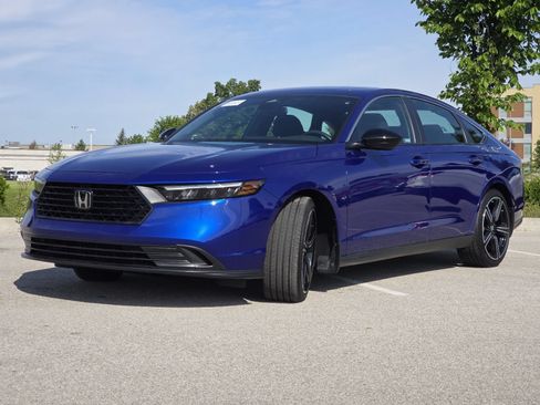 Used 2024 Honda Accord Sport image 11
