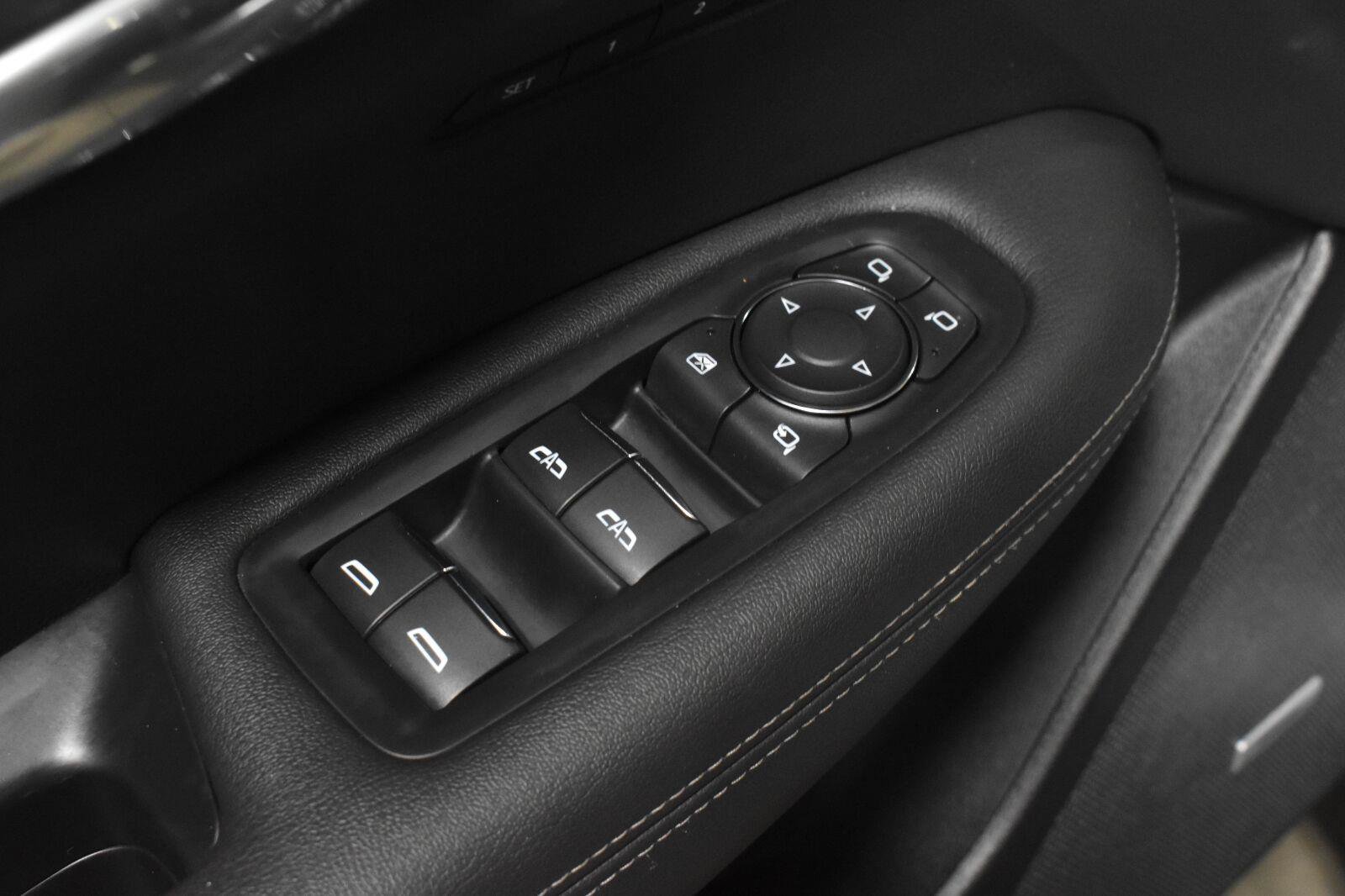 Used 2024 Cadillac XT6 Premium Luxury w/ LPO, Floor Liner Package FWD image 10