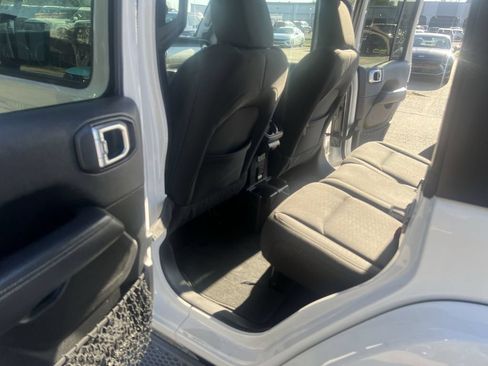 Used 2019 Jeep Wrangler Unlimited Sahara w/ Safety Group AWD/4WD image 22