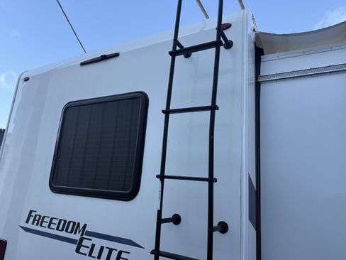 Used 2022 Ford E-450 and Econoline 450 Super Duty w/ Motorhome Prep Package RWD image 13