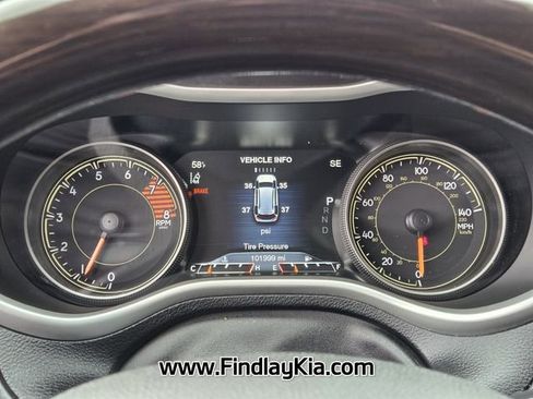 Used 2017 Jeep Cherokee Overland w/ Technology Group image 30