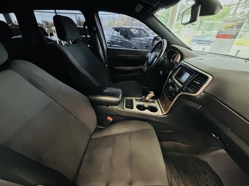 Used 2016 Jeep Grand Cherokee Laredo w/ Quick Order Package 23E AWD/4WD image 31