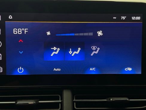 Used 2024 Chevrolet Trax RS w/ Driver Confidence Package image 26