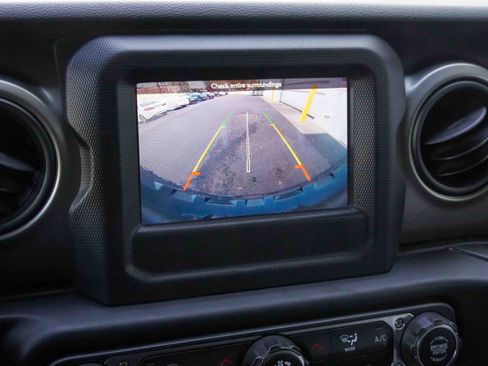 Used 2019 Jeep Wrangler Unlimited Sport S image 25