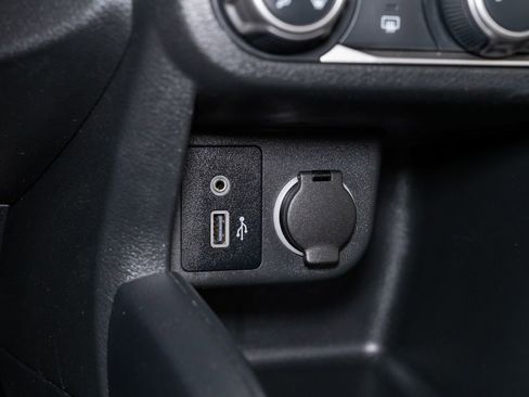 Used 2021 Nissan Kicks S image 17