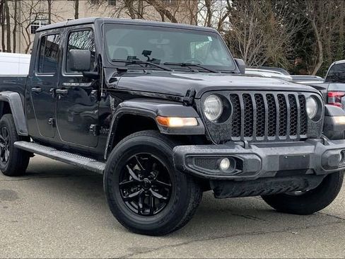 Used 2022 Jeep Gladiator Sport image 1